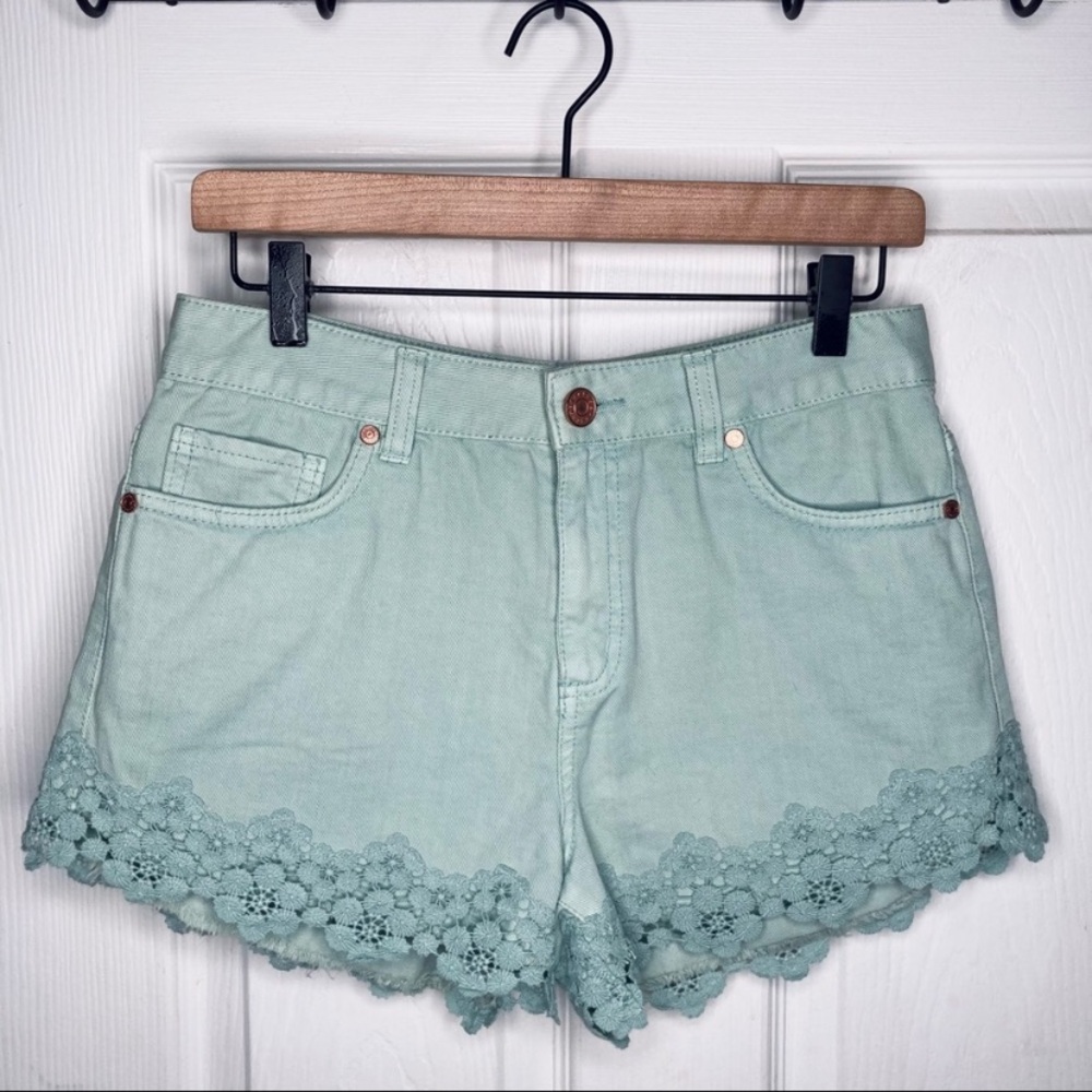 REFUGE 🎀 Mint Pastel Green Lace Trim Denim Shorts Size 6 🔴